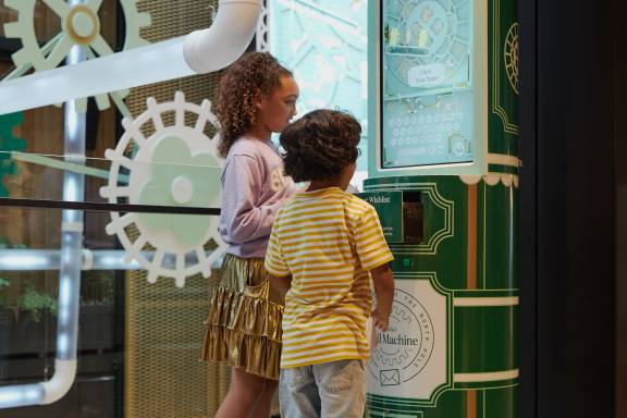 Commercial Bay Mail Machine-3.jpg Commercial Bay magic mail machine