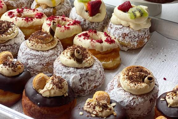 DOE Donuts DOE Donuts