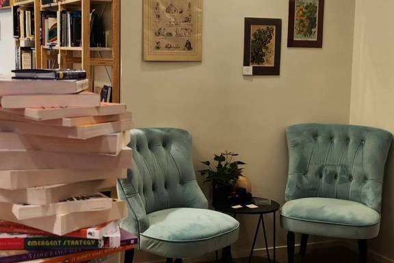 Reading Lounge Books on High