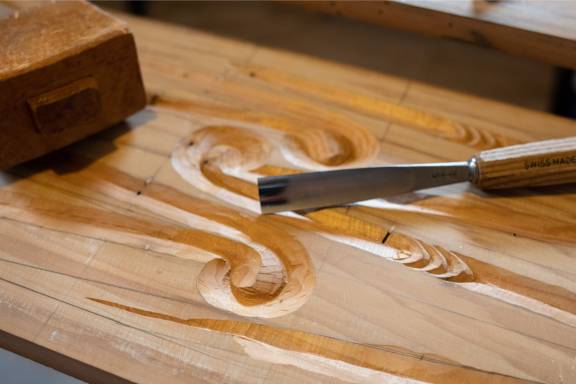 Wood carving workshop with Chevron Hassett