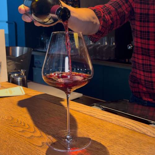 Ground wine bar
