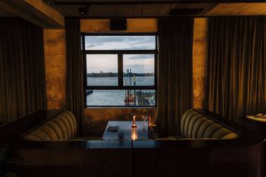 Media Name: Tommys-Champagne-Parlour.jpg