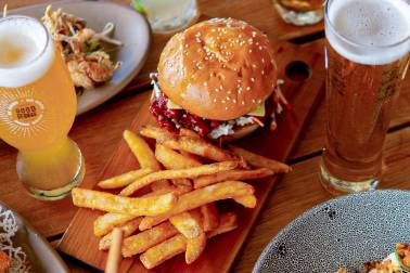 Burgers at Good George North Wharf