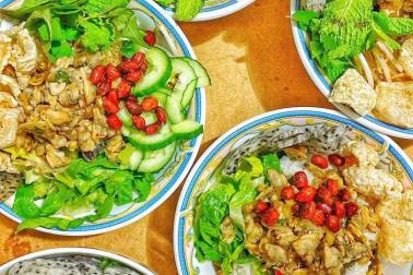 VIE CAFE _ VIETNAMESE STREET FOOD