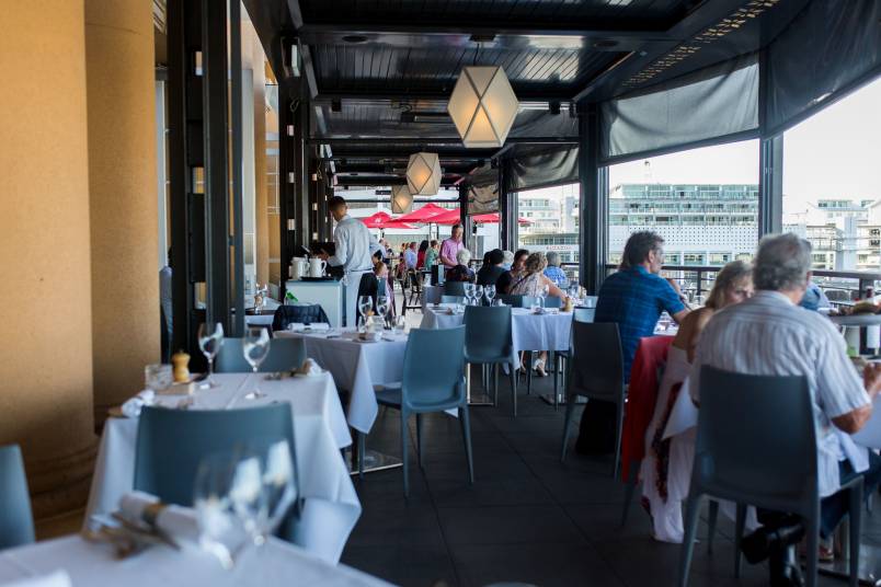 Win a romantic dinner at molten How to celebrate Valentine's Day with your friends | Heart of the City