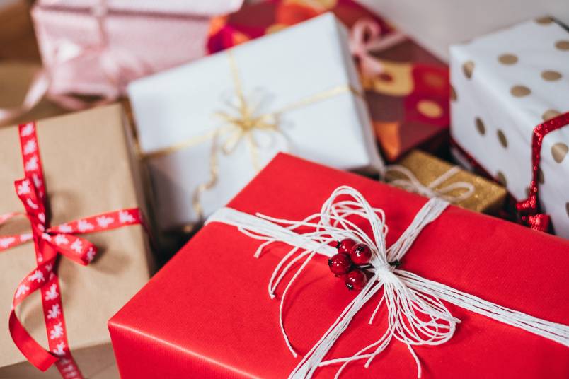 Free gift wrapping | Late Night Christmas at Ellen Melville Centre