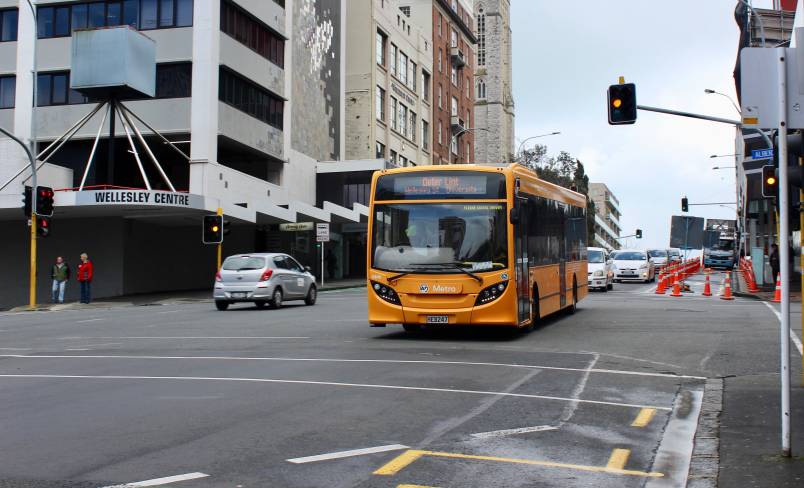 OuterLink-Bus-Around-Auckland-2_0.jpg 